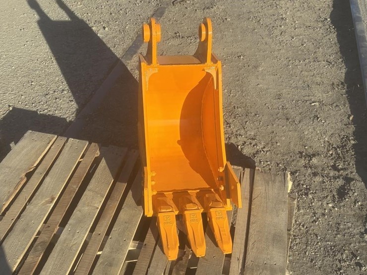 caterpillar-305-image-1