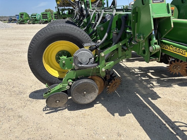 john-deere-s680-image-11