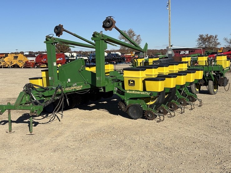 1997-john-deere-1770-image-1