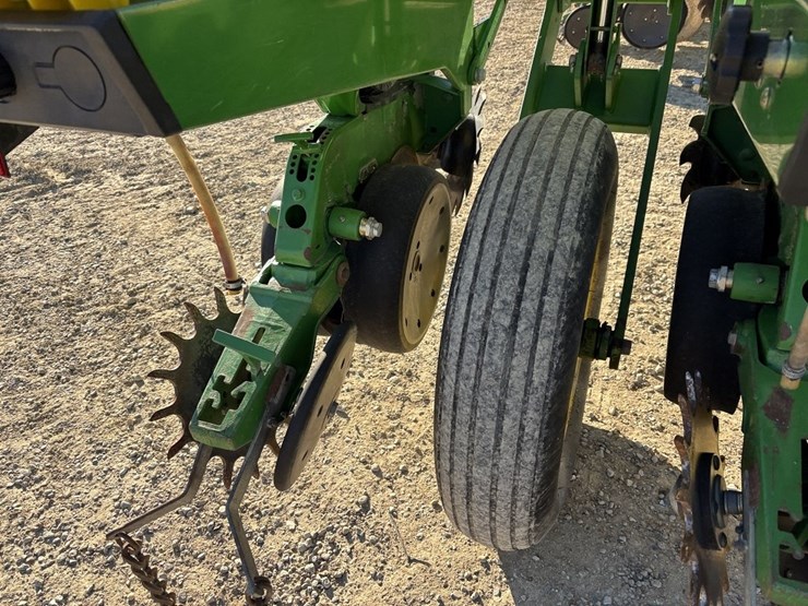 1997-john-deere-1770-image-44