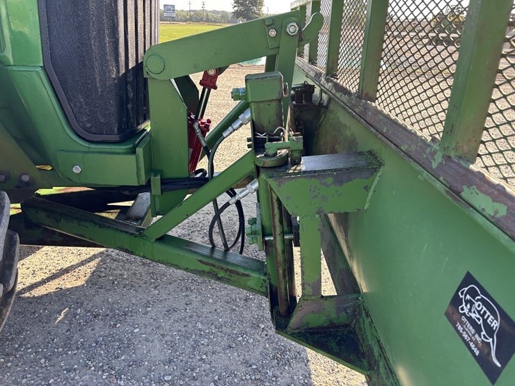 john-deere-8200-image-11