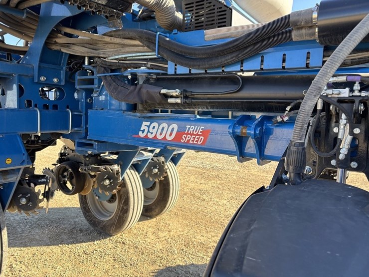 2024-kinze-5900-image-29