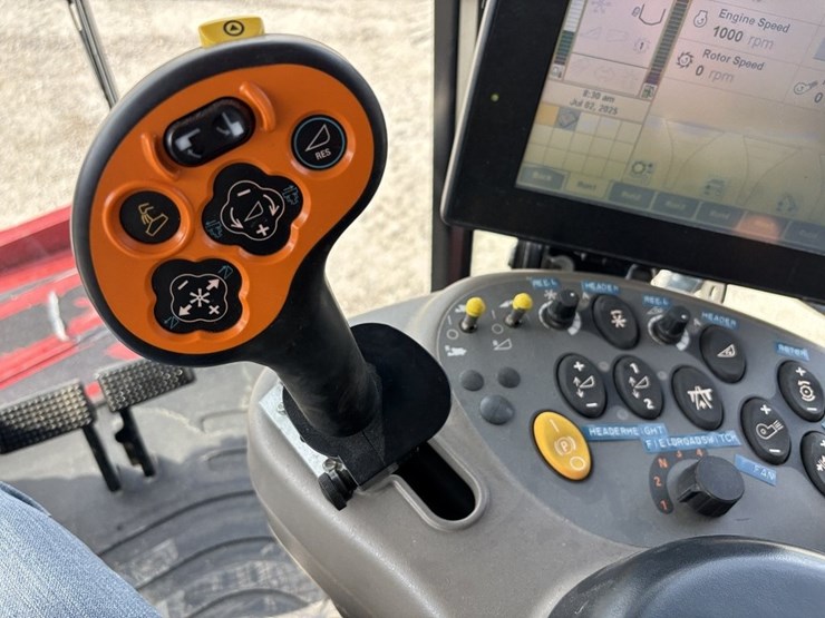 case-ih-7010-image-41