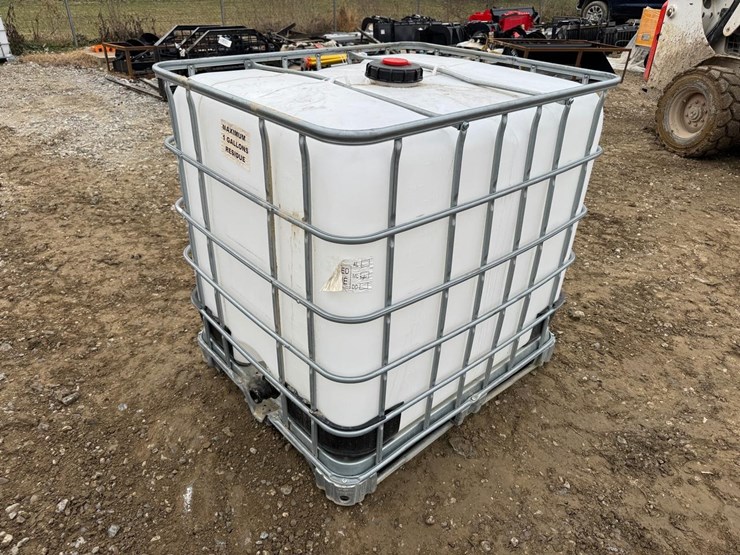 water-tank-tote-image-1