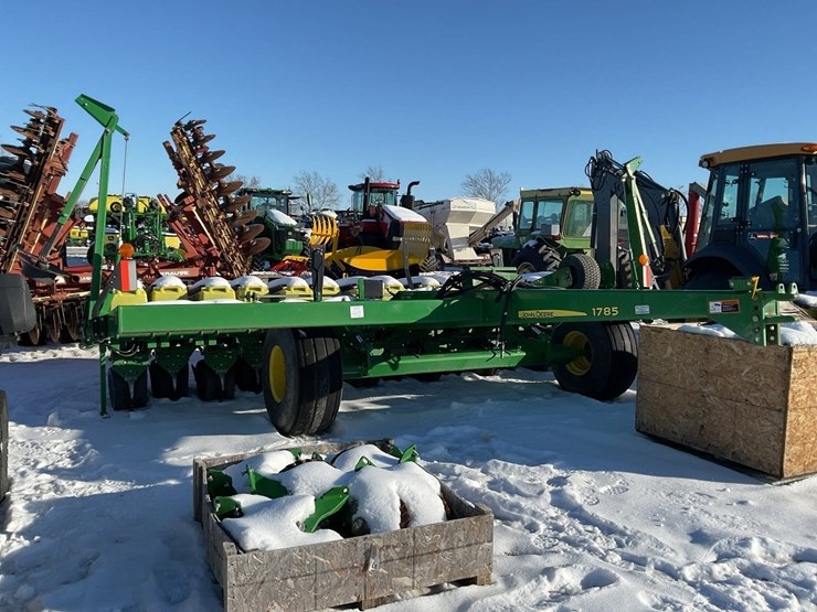 john-deere-1785-image-1