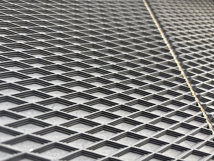 2024-john-deere-561m-image-21