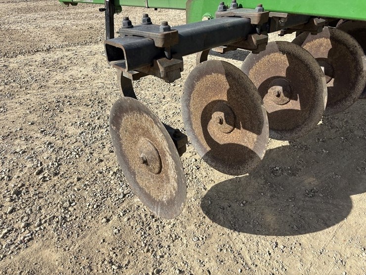 john-deere-2700-image-36