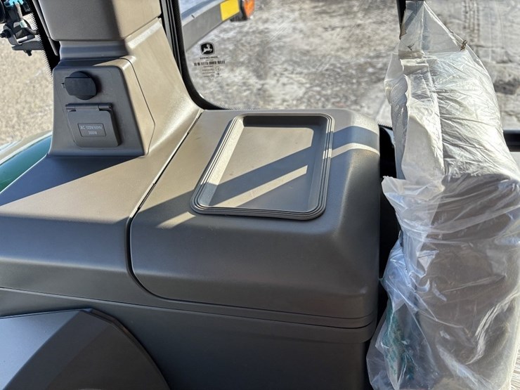 john-deere-8r-410-image-48