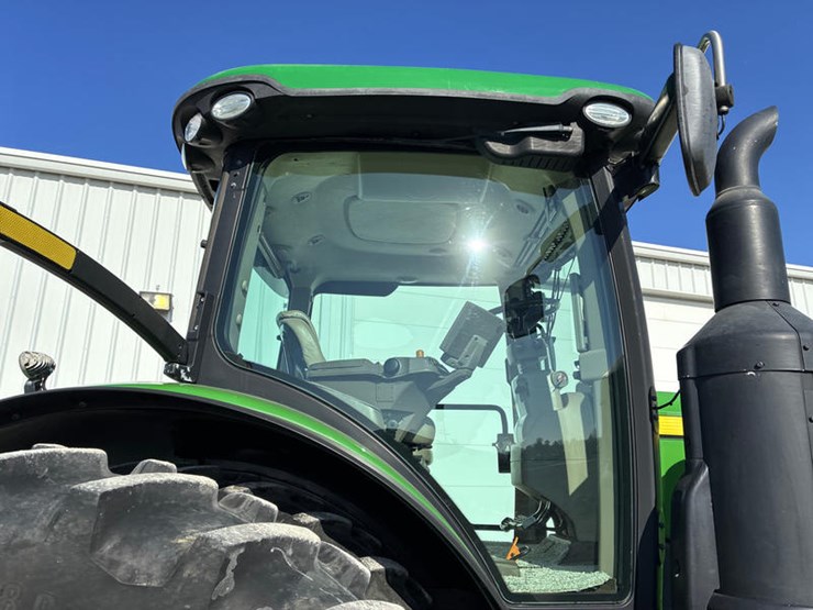 john-deere-8320r-image-24