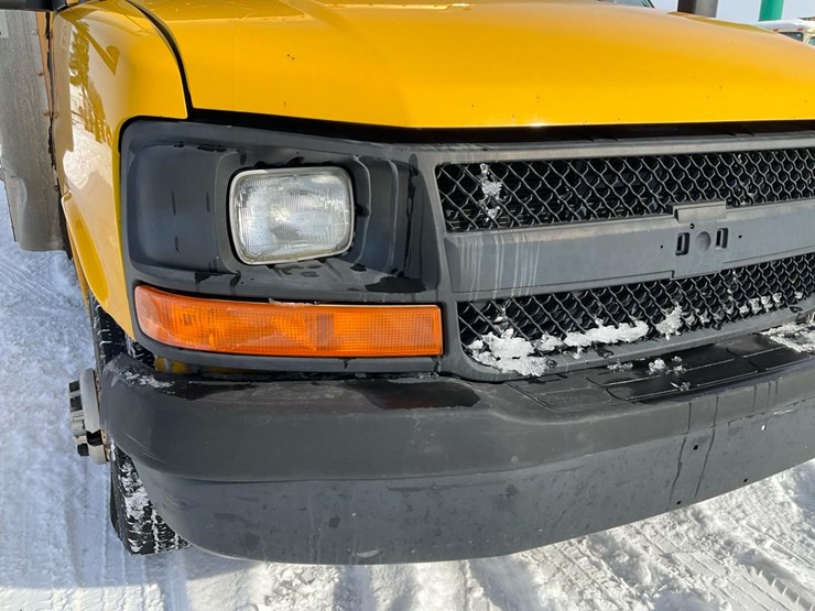 2009-chevrolet-express-3500-image-10