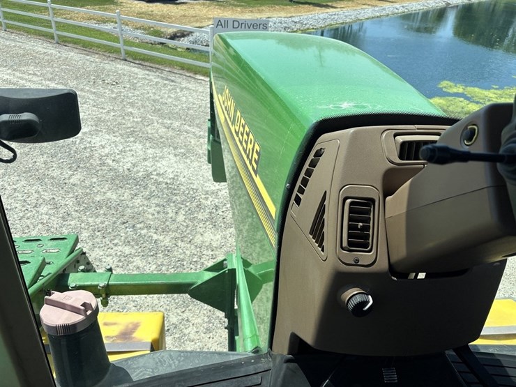 john-deere-8410t-image-57