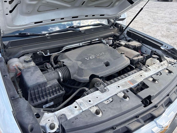 2021-chevrolet-colorado-image-11