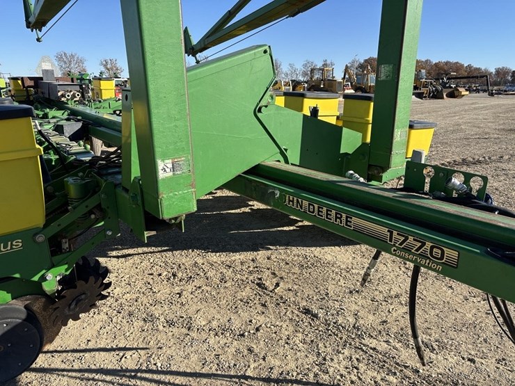 1997-john-deere-1770-image-10
