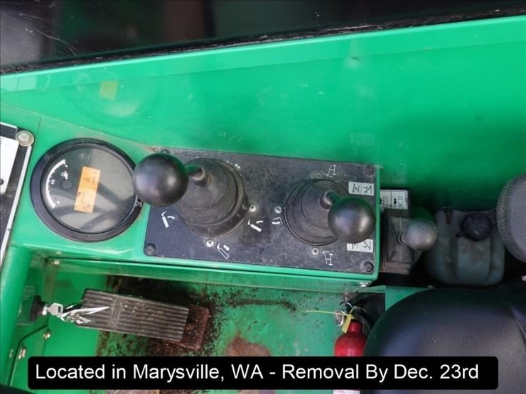 2012-jlg-8042-image-24