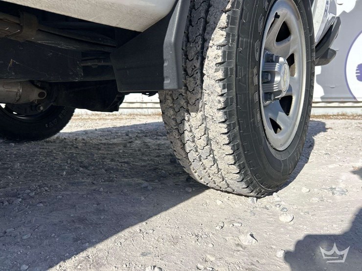 2018-chevrolet-1500-image-25