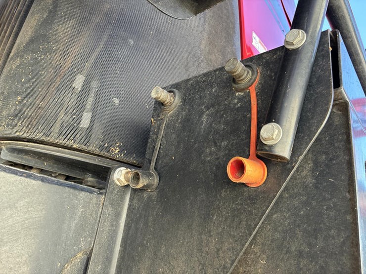 case-ih-patriot-3340-image-43