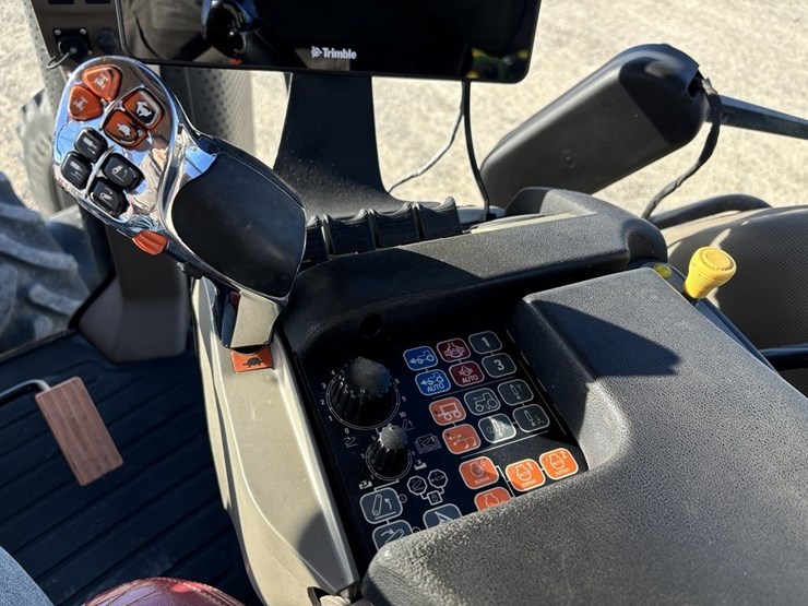 2014-case-ih-340-image-67