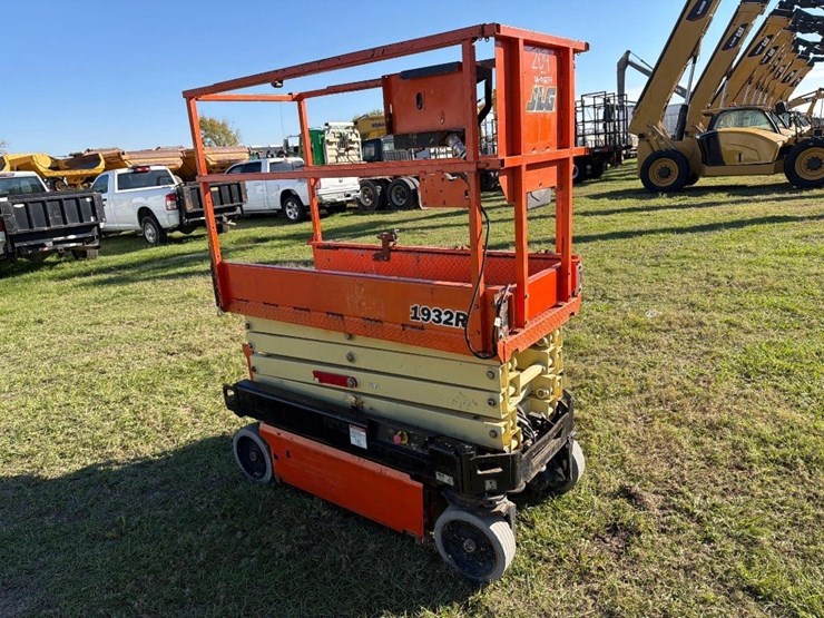 jlg-1932r-image-3