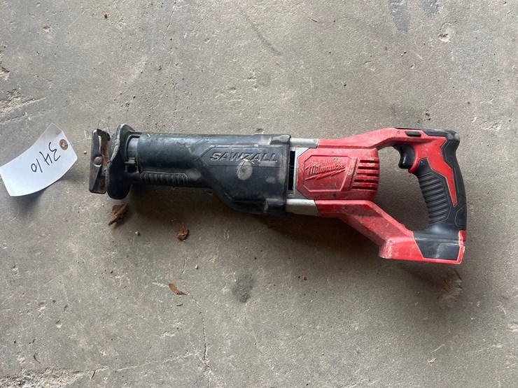 #3410-•-milwaukee-sawsall-image-1