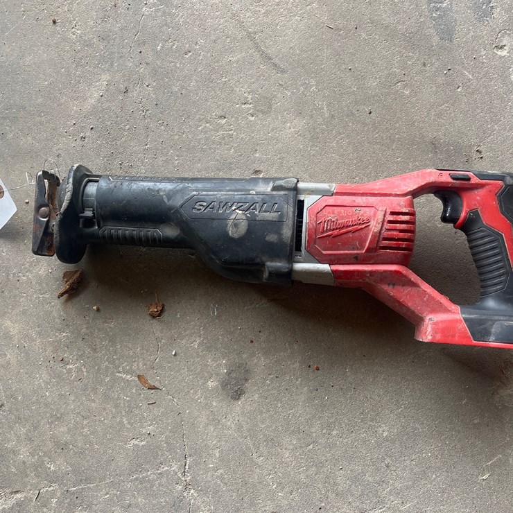 #3410 • MILWAUKEE SAWSALL