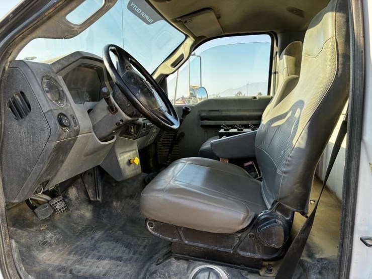 2014-ford-f750-image-12