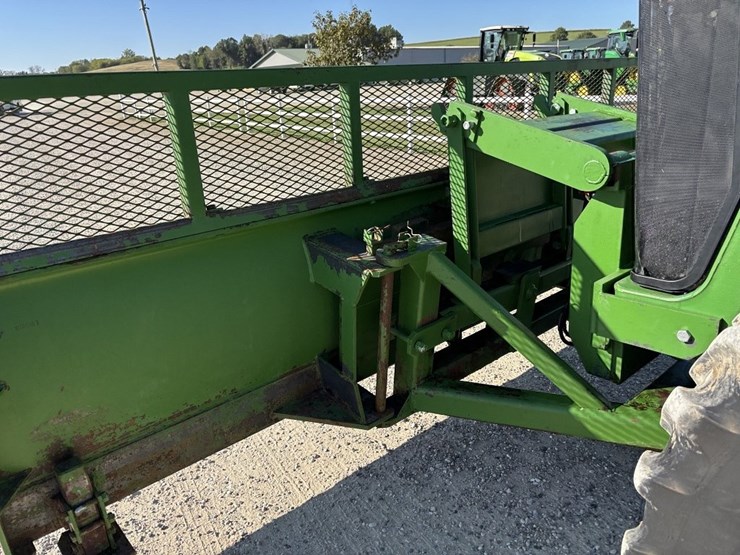 john-deere-8200-image-34