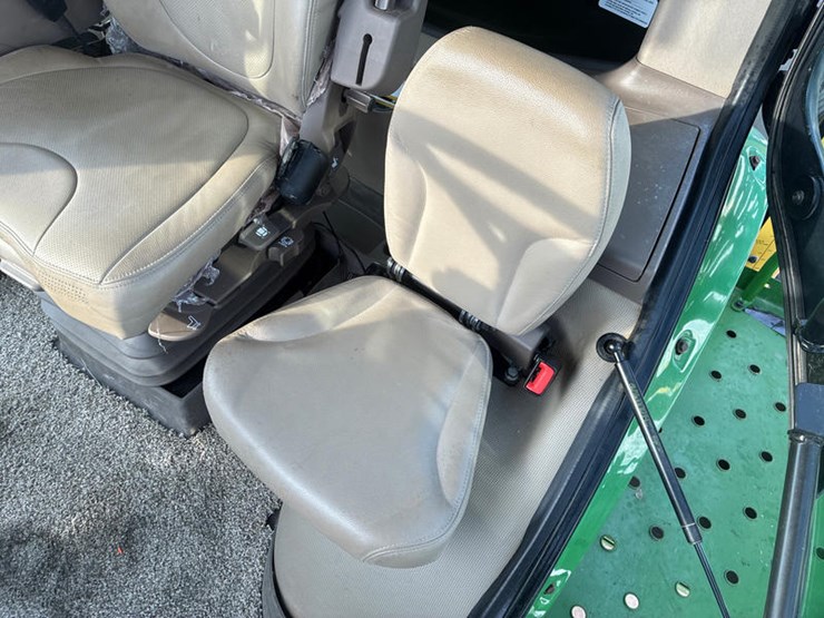 john-deere-r4038-image-81