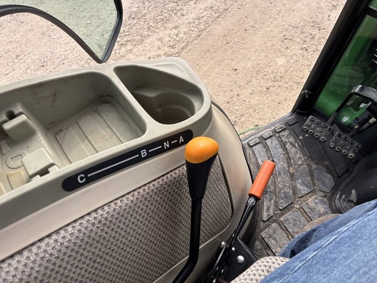 john-deere-3039r-image-30