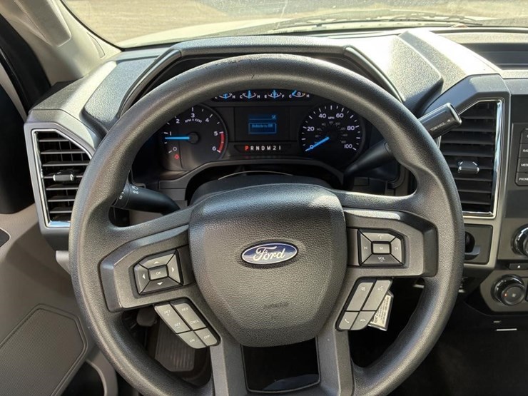 2017-ford-f550-xlt-image-16