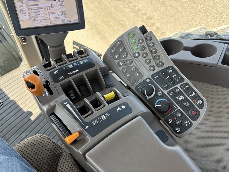 john-deere-8335r-image-42