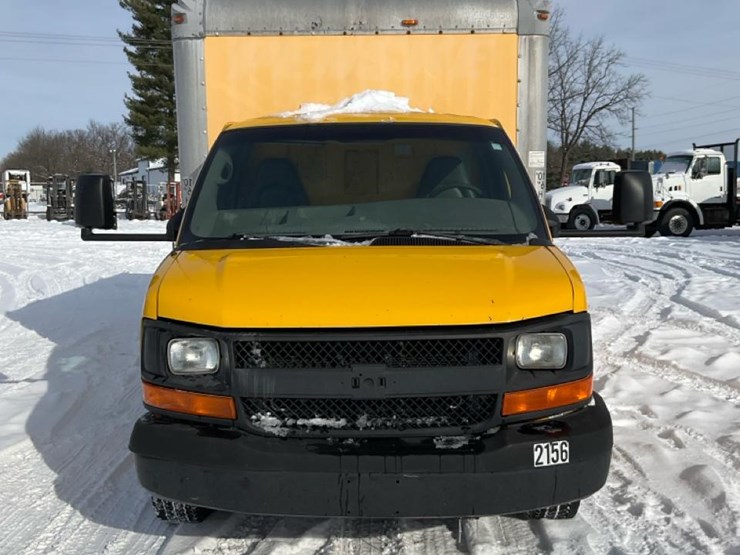 2009-chevrolet-express-3500-image-8