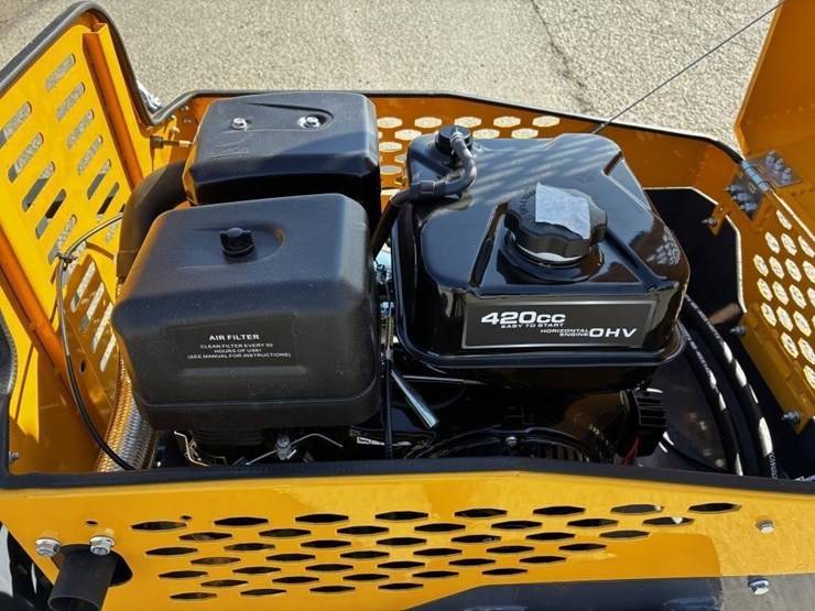 sdlool-sl1000-vibratory-ride-on-road-roller-image-8