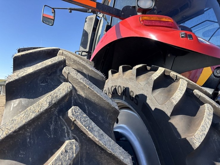 2014-case-ih-340-image-36