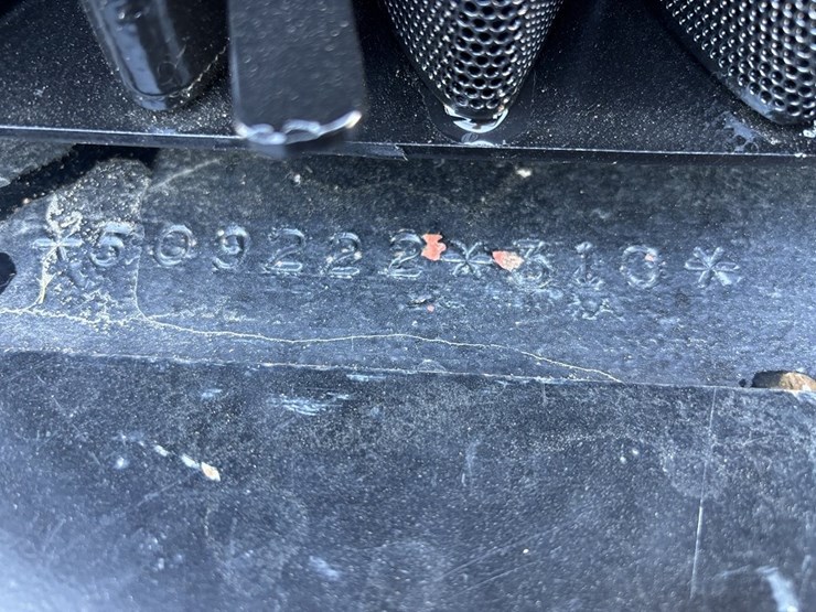 2015-versitle-310-mfwd-tractor-image-44