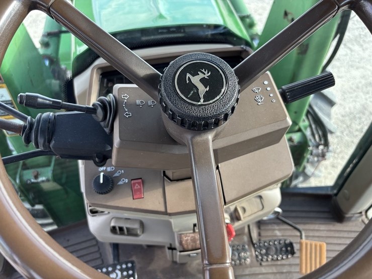 john-deere-7320-image-60