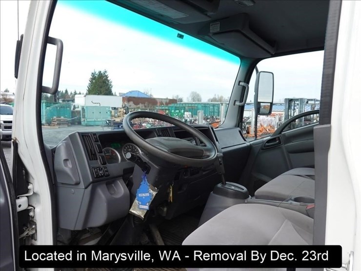 2017-isuzu-nrr-image-10