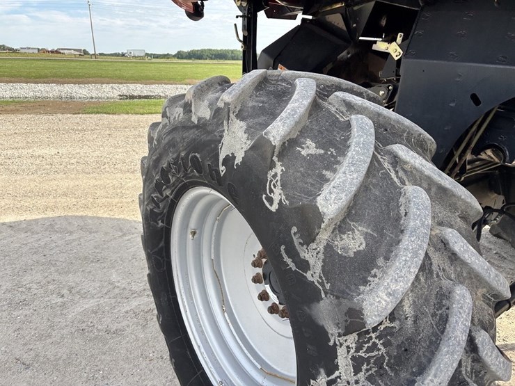 case-ih-7010-image-19