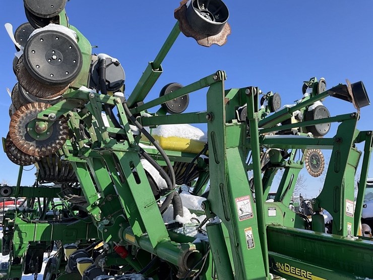 john-deere-6000-image-29