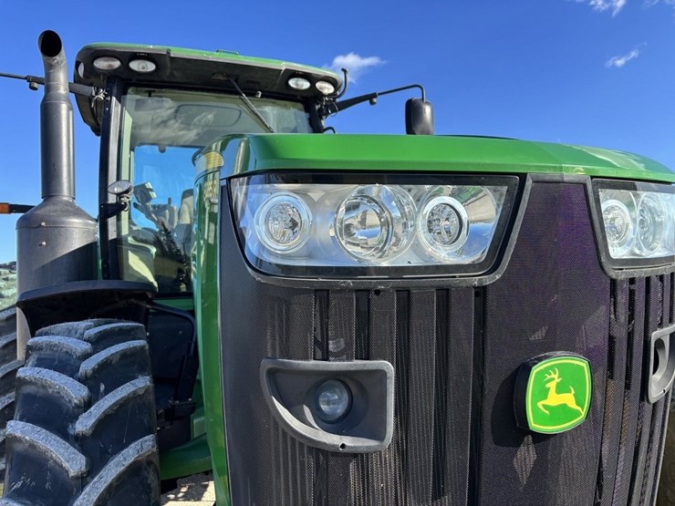 john-deere-8285r-image-10