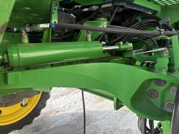 john-deere-r4038-image-53