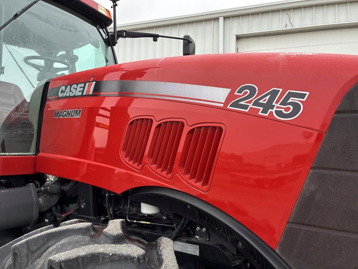 case-ih-magnum-245-image-17