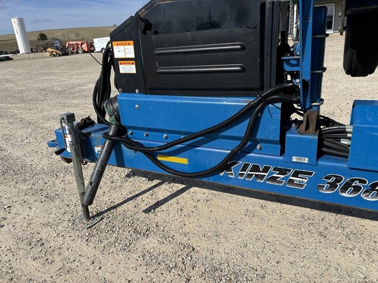 2010-kinze-3660-image-36