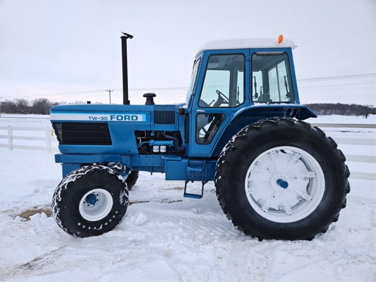 ford-tractor-image-2