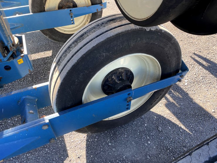 1998-kinze-2600-image-41