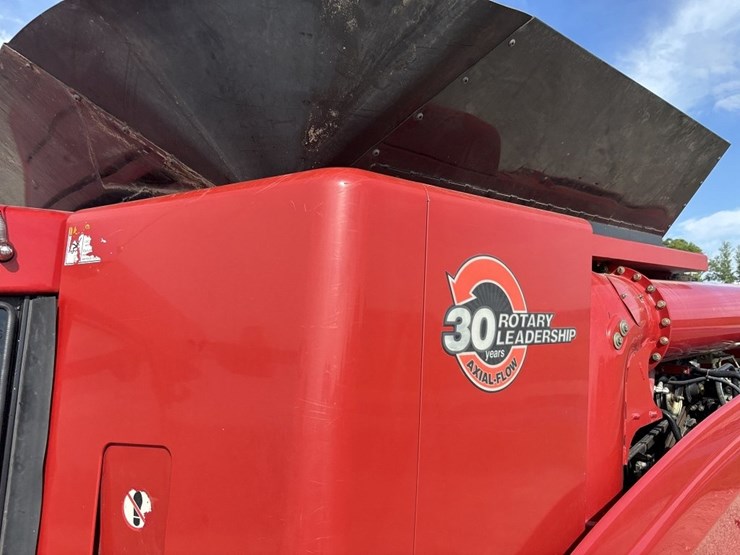 case-ih-7010-image-37