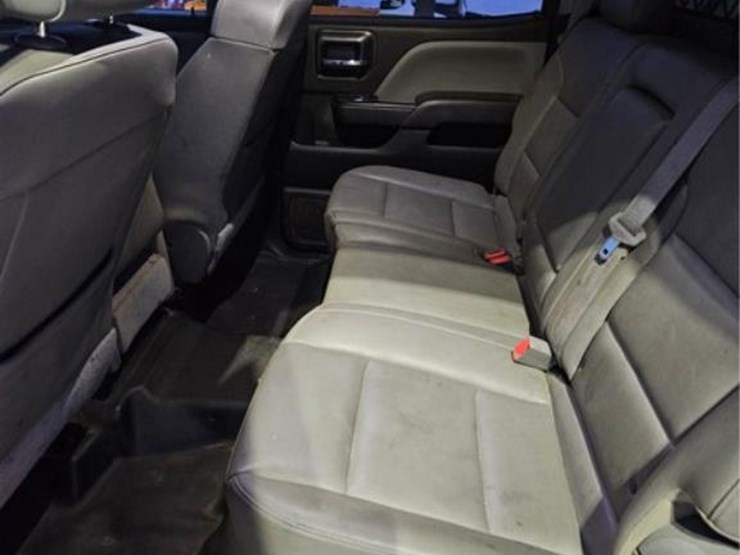 2016-chevrolet-3500hd-image-13