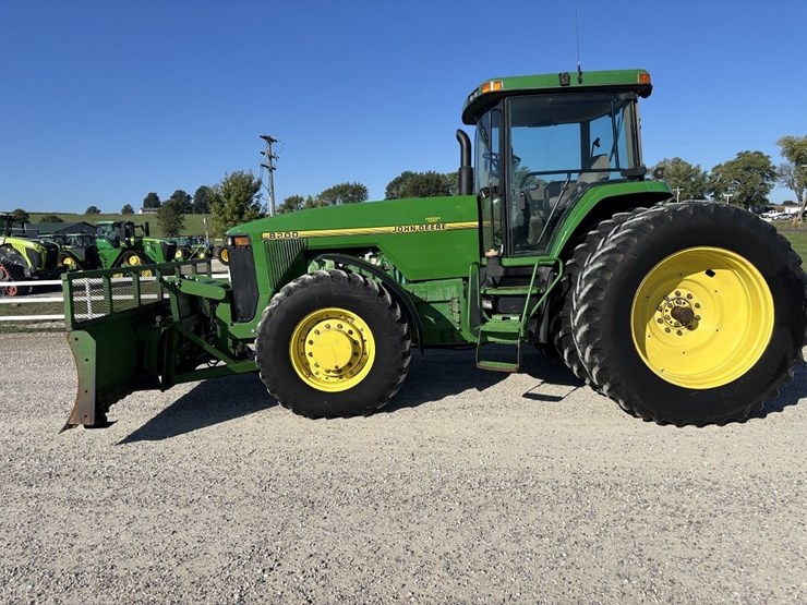 john-deere-8200-image-2