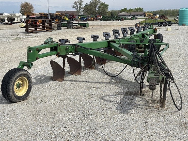 john-deere-3710-image-1