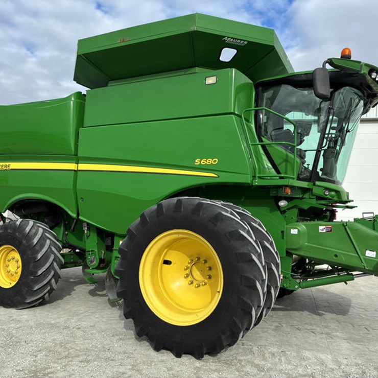 JOHN DEERE S680