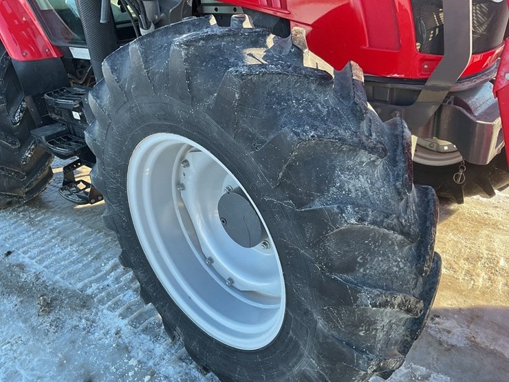 massey-ferguson-5613-image-11